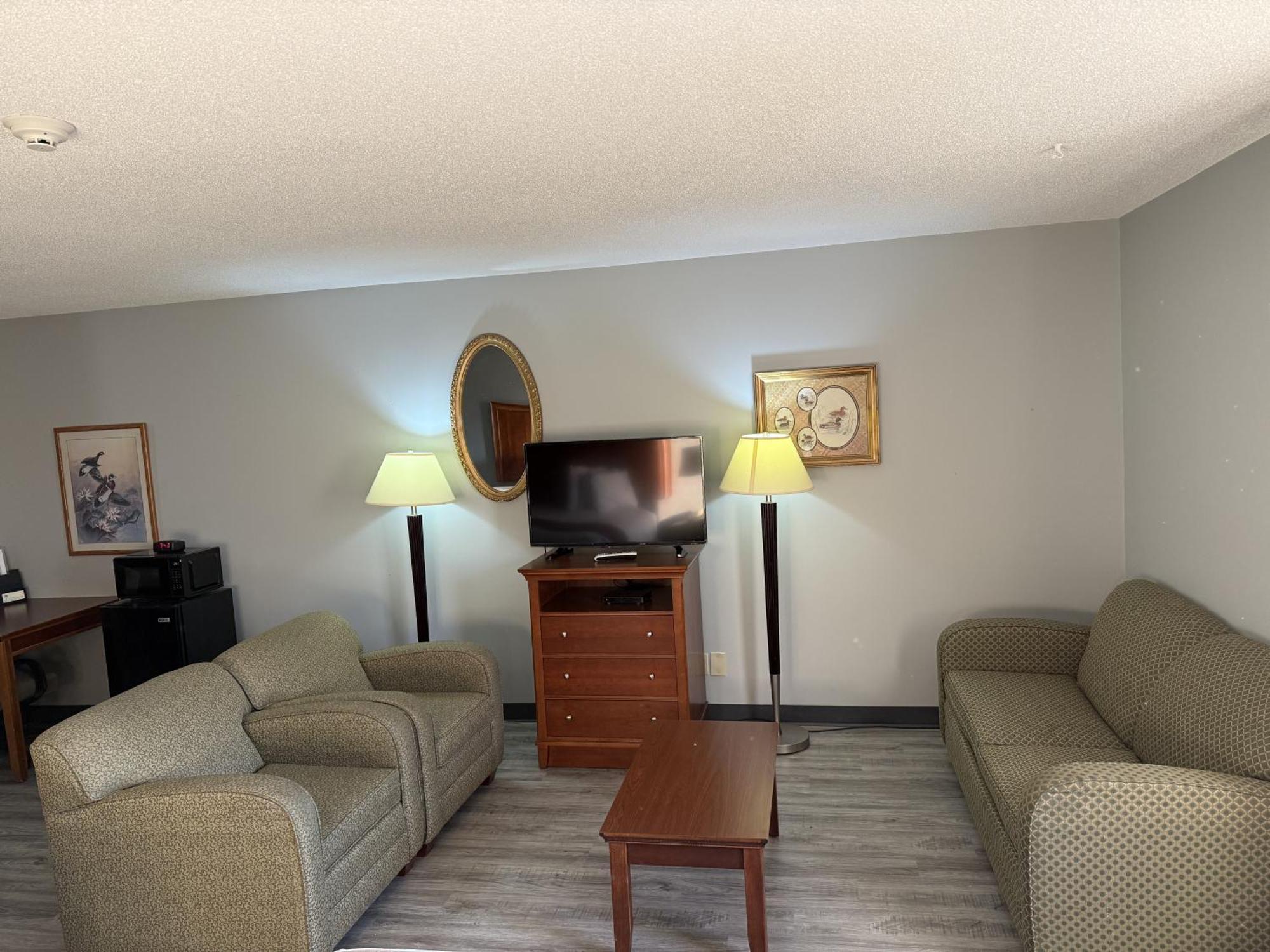 Lake Tree Inn & Suites Marion Εξωτερικό φωτογραφία