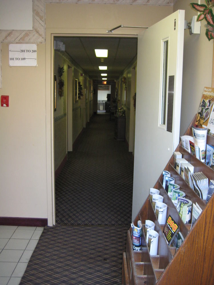 Lake Tree Inn & Suites Marion Εξωτερικό φωτογραφία