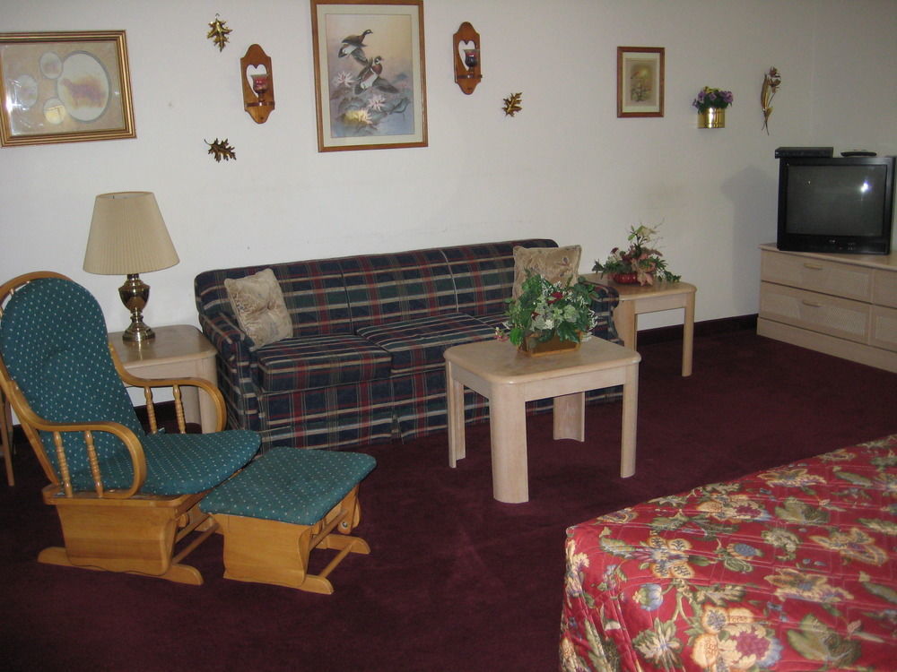 Lake Tree Inn & Suites Marion Εξωτερικό φωτογραφία